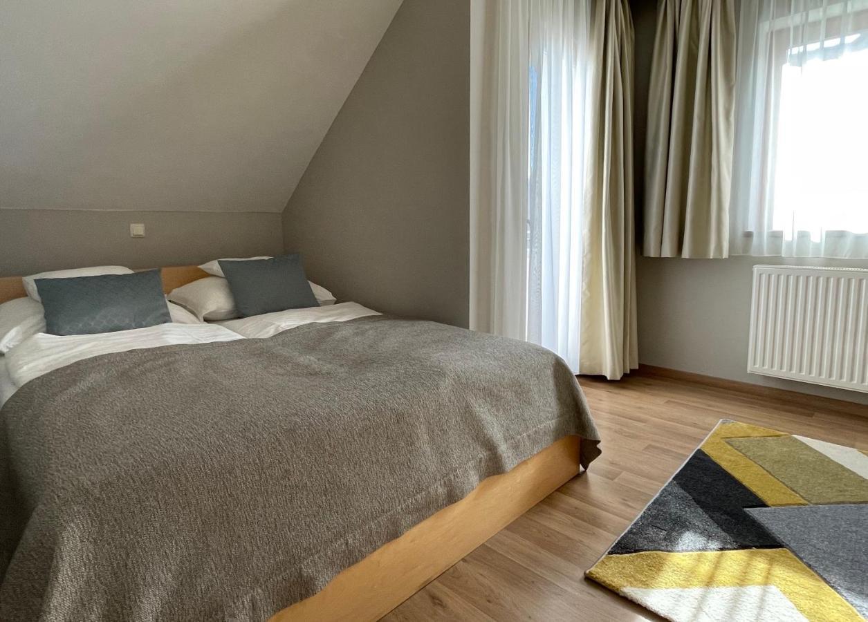 Panorama Apartmanhaz * באלאטונפורד