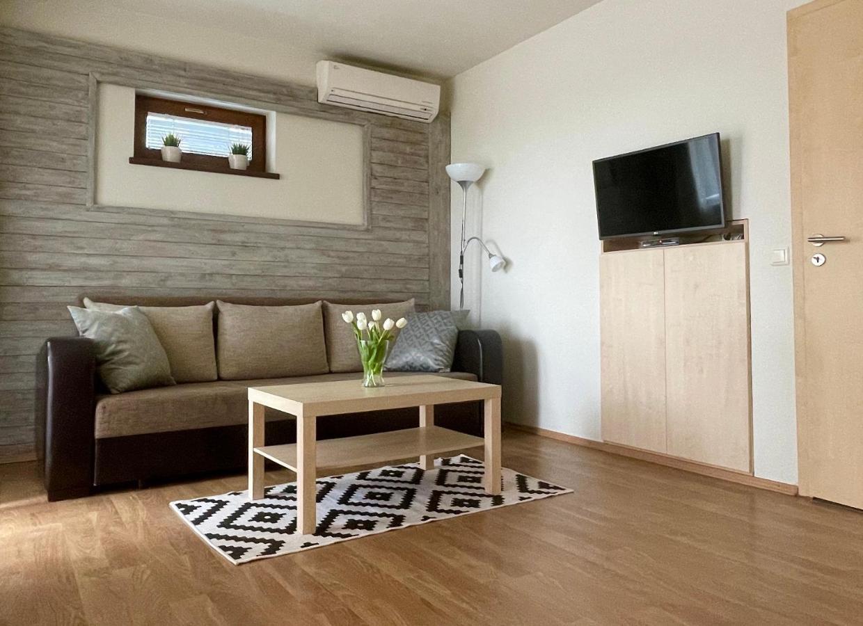 Panorama Apartmanhaz * באלאטונפורד