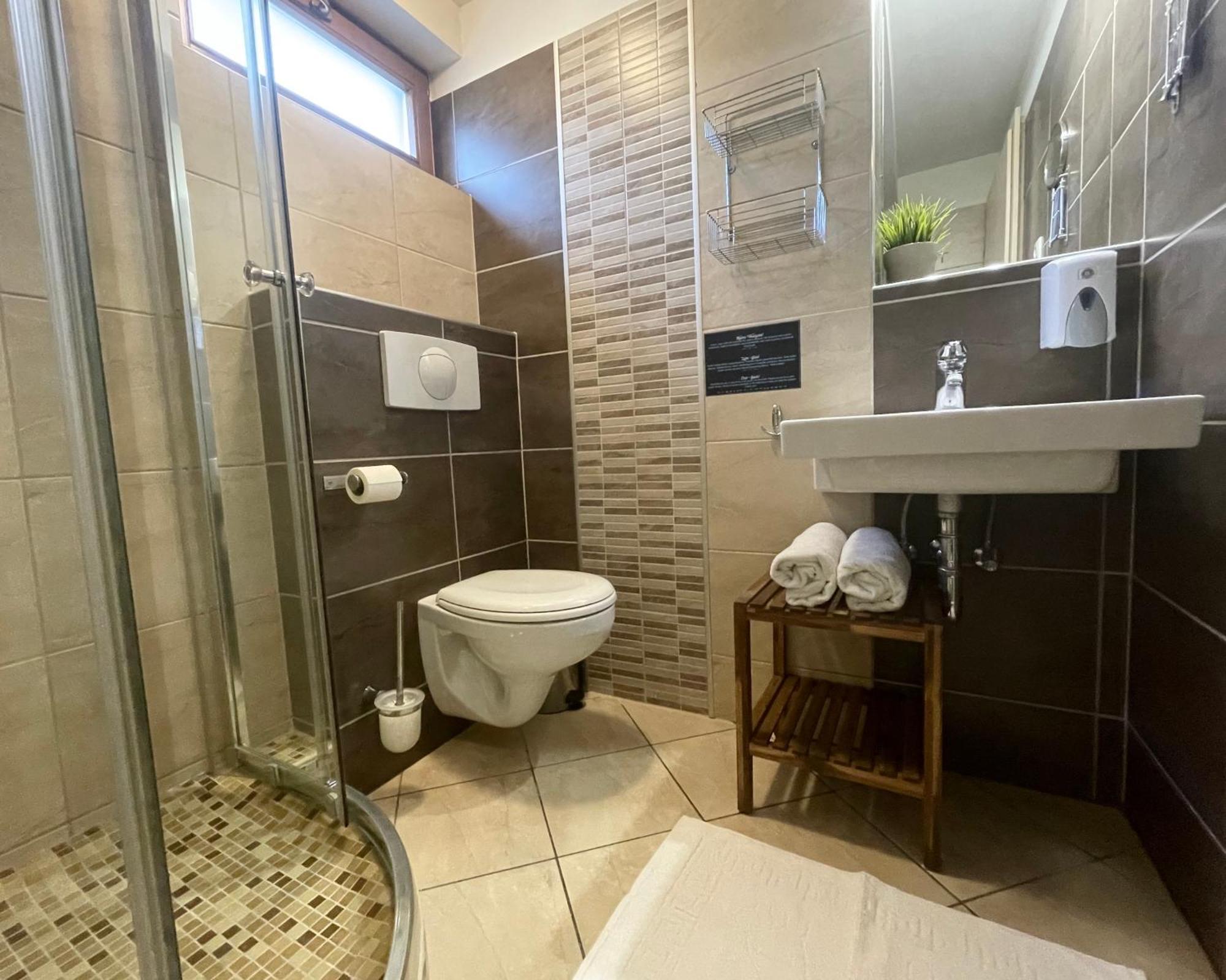 Panorama Apartmanhaz * באלאטונפורד